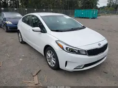 3KPFL4A7XHE056082 2017 KIA FORTE