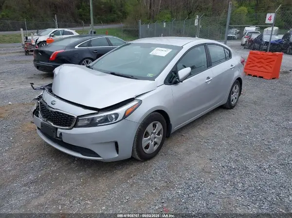 3KPFL4A7XHE056776 2017 KIA FORTE - Image 2
