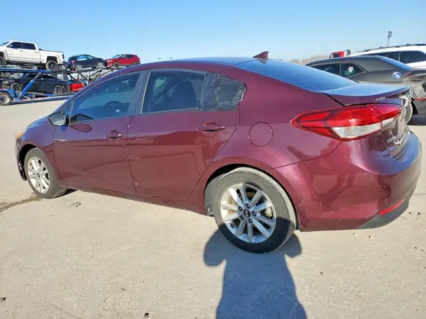 3KPFL4A7XHE057720 2017 KIA FORTE - Image 2