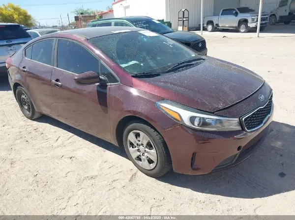 3KPFL4A7XHE059242 2017 KIA FORTE - Image 1