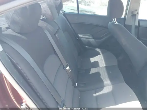 3KPFL4A7XHE059242 2017 KIA FORTE - Image 8