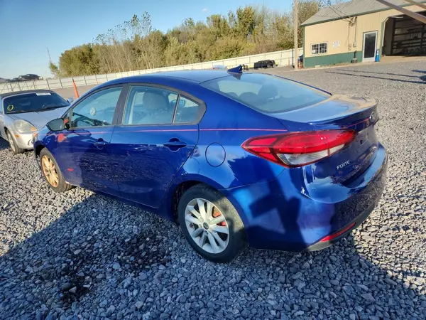 3KPFL4A7XHE060150 2017 KIA FORTE - Image 2