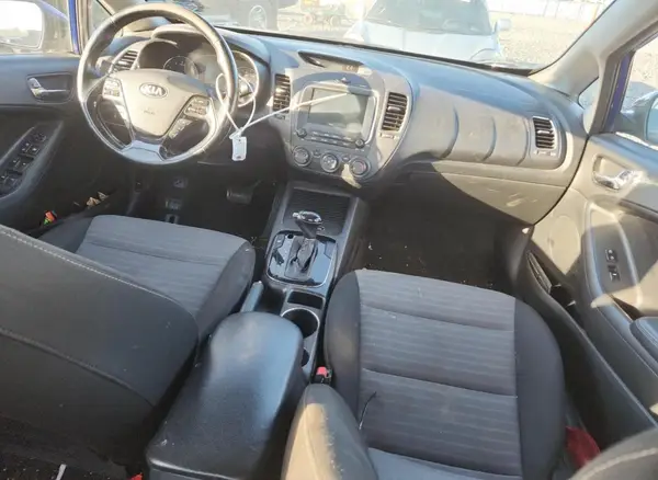 3KPFL4A7XHE060150 2017 KIA FORTE - Image 8