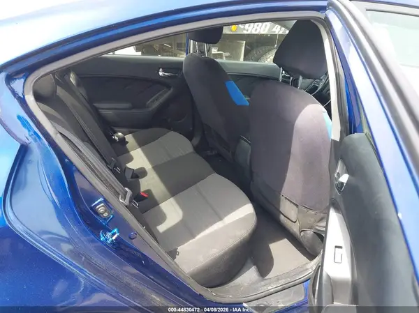 3KPFL4A7XHE060908 2017 KIA FORTE - Image 8
