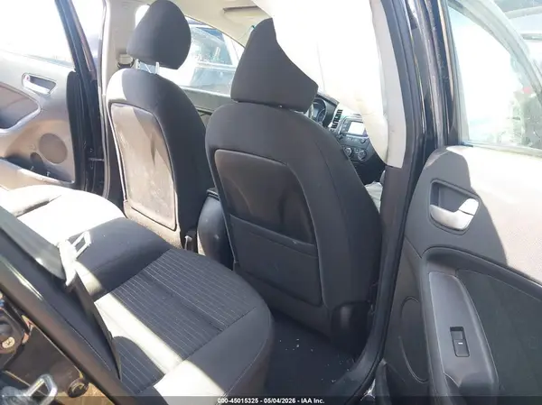 3KPFL4A7XHE062996 2017 KIA FORTE - Image 8