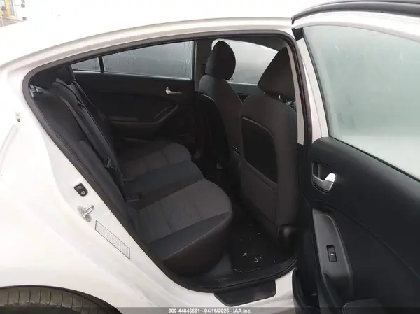 3KPFL4A7XHE069785 2017 KIA FORTE - Image 8