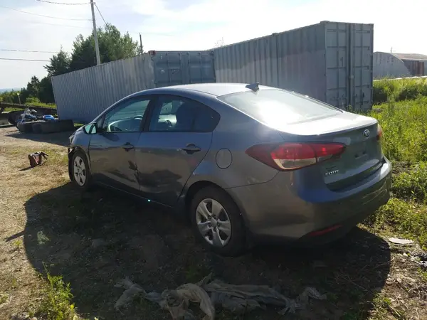 3KPFL4A7XHE072623 2017 KIA FORTE - Image 2