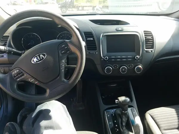 3KPFL4A7XHE072623 2017 KIA FORTE - Image 8