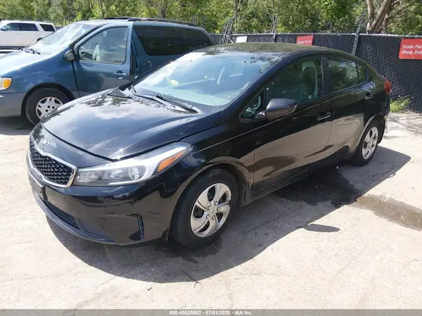 3KPFL4A7XHE072685 2017 KIA FORTE - Image 2