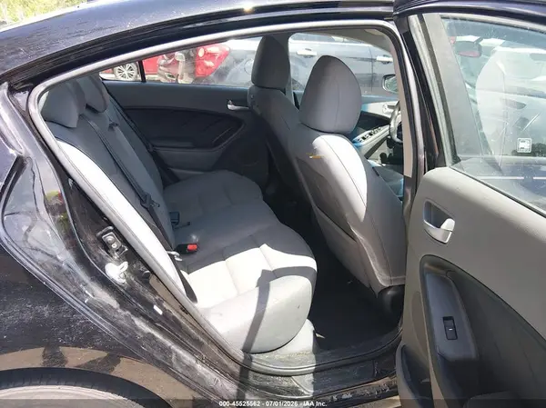 3KPFL4A7XHE072685 2017 KIA FORTE - Image 8