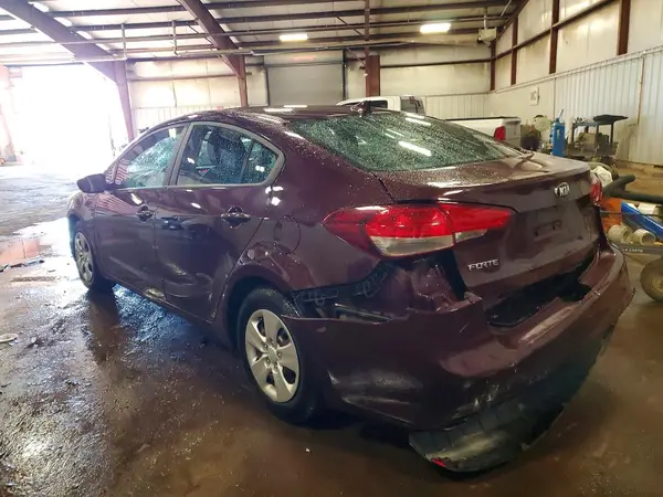 3KPFL4A7XHE076123 2017 KIA FORTE - Image 2