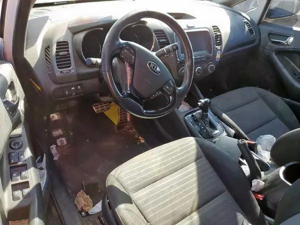 3KPFL4A7XHE076848 2017 KIA FORTE - Image 8