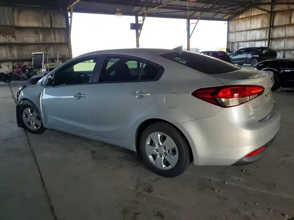 3KPFL4A7XHE082262 2017 KIA FORTE - Image 2