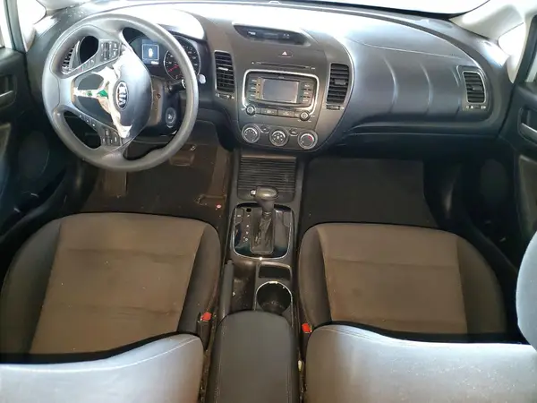 3KPFL4A7XHE082262 2017 KIA FORTE - Image 8