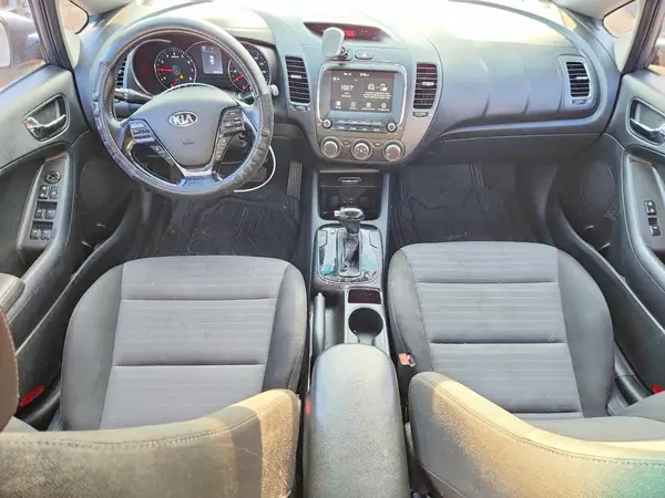 3KPFL4A7XHE082360 2017 KIA FORTE - Image 8