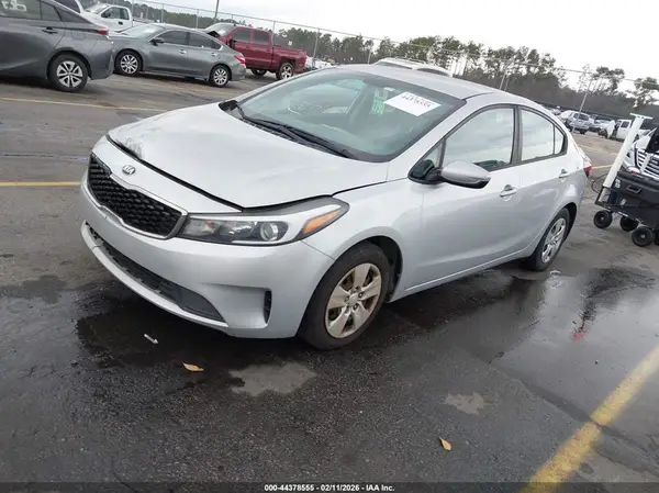 3KPFL4A7XHE083539 2017 KIA FORTE - Image 2