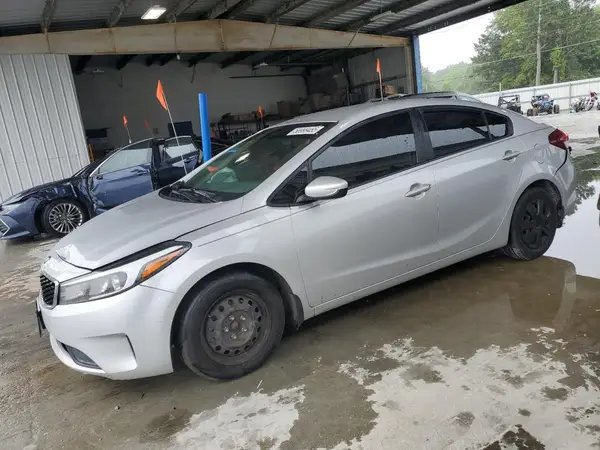 3KPFL4A7XHE084304 2017 KIA FORTE - Image 1