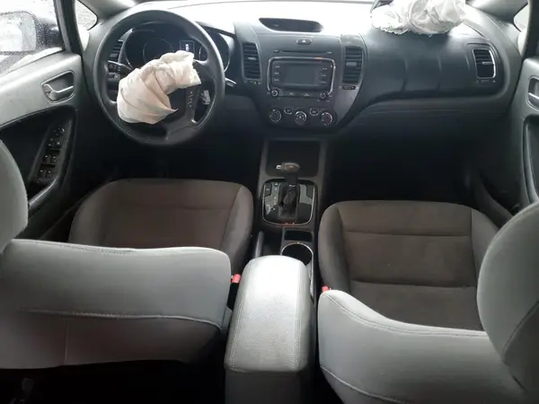 3KPFL4A7XHE084304 2017 KIA FORTE - Image 7