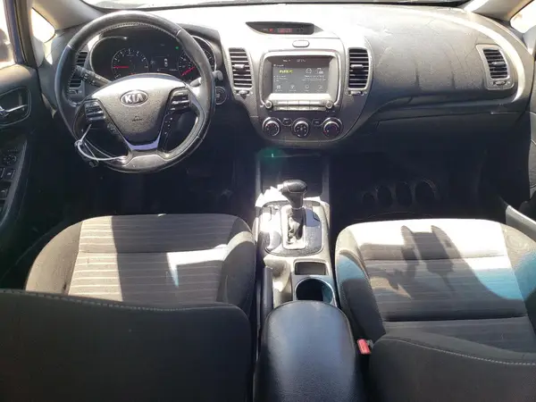 3KPFL4A7XHE086831 2017 KIA FORTE - Image 8