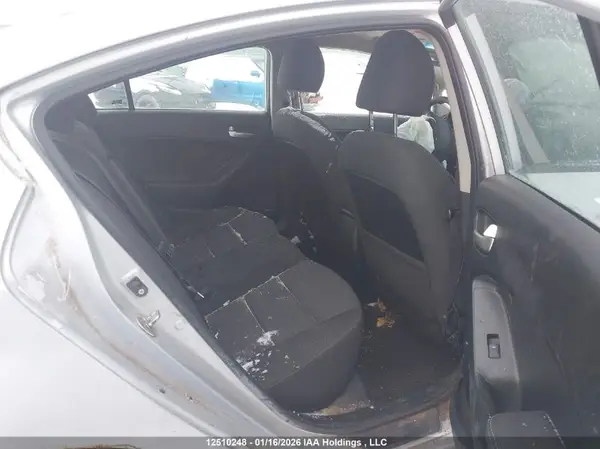 3KPFL4A7XHE087963 2017 KIA FORTE - Image 8