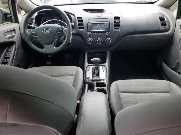 3KPFL4A7XHE089258 2017 KIA FORTE - Image 8