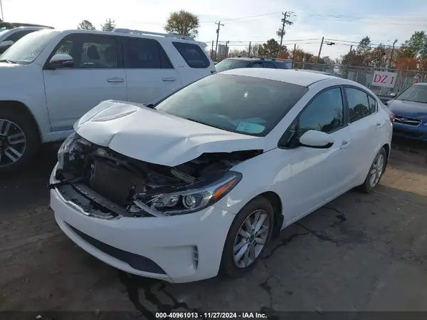 3KPFL4A7XHE096520 2017 KIA FORTE - Image 2