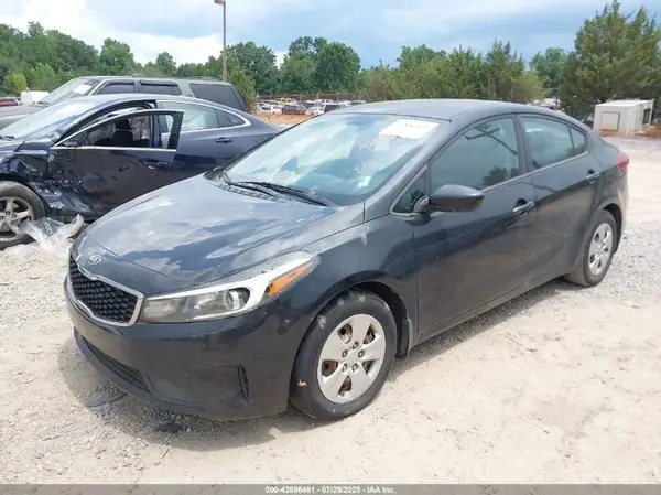 3KPFL4A7XHE097683 2017 KIA FORTE - Image 2
