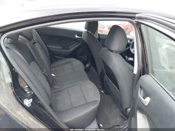 3KPFL4A7XHE097683 2017 KIA FORTE - Image 8