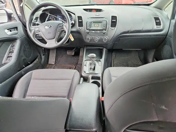 3KPFL4A7XHE098770 2017 KIA FORTE - Image 8