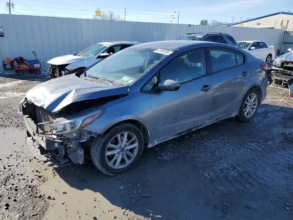 3KPFL4A7XHE100615 2017 KIA FORTE - Image 1