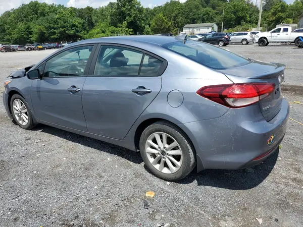 3KPFL4A7XHE101263 2017 KIA FORTE - Image 2