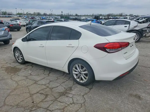 3KPFL4A7XHE107614 2017 KIA FORTE - Image 2