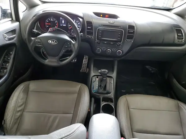 3KPFL4A7XHE108889 2017 KIA FORTE - Image 8