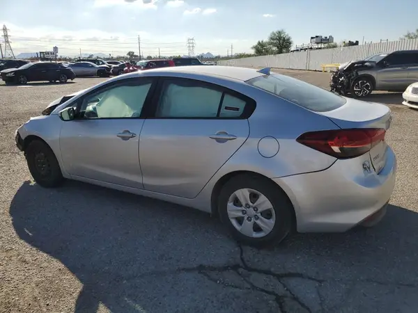 3KPFL4A7XHE109329 2017 KIA FORTE - Image 2