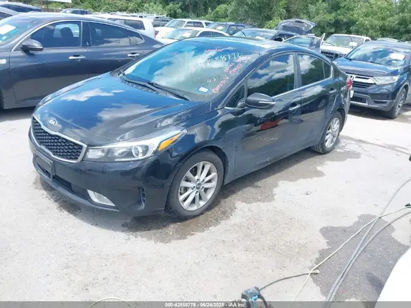3KPFL4A7XHE109458 2017 KIA FORTE - Image 2