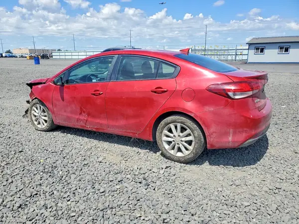 3KPFL4A7XHE110271 2017 KIA FORTE - Image 2