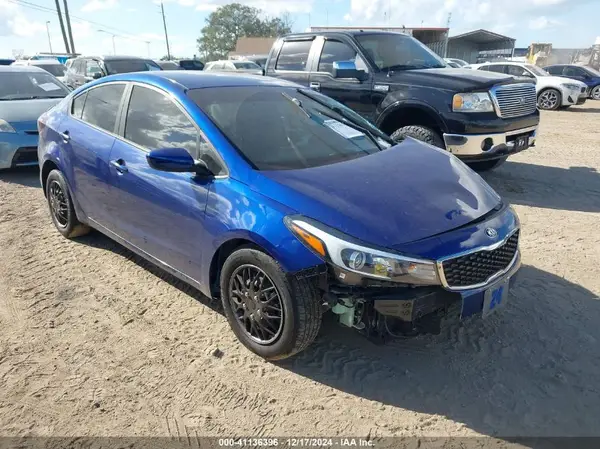 3KPFL4A7XHE110433 2017 KIA FORTE - Image 1