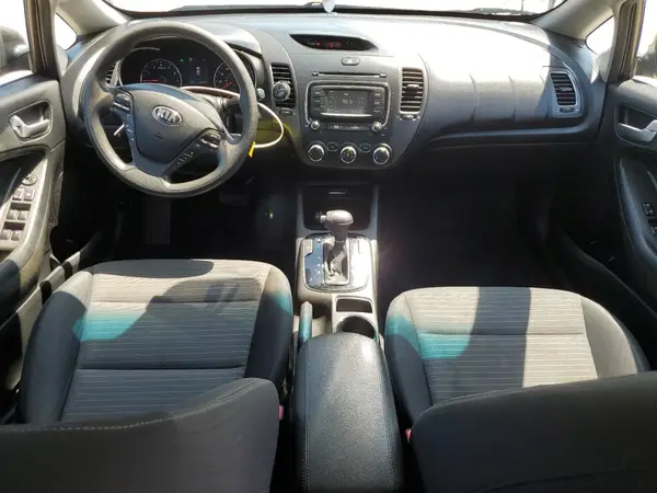 3KPFL4A7XHE111047 2017 KIA FORTE - Image 8