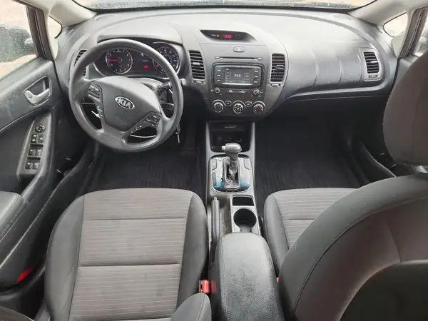3KPFL4A7XHE119567 2017 KIA FORTE - Image 8