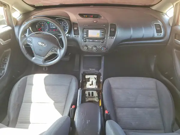 3KPFL4A7XHE121416 2017 KIA FORTE - Image 8