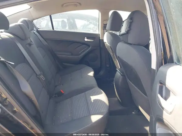 3KPFL4A7XHE124350 2017 KIA FORTE - Image 8