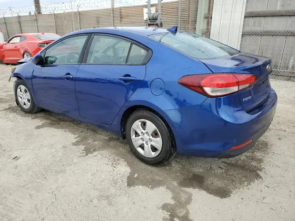 3KPFL4A7XHE124557 2017 KIA FORTE - Image 2