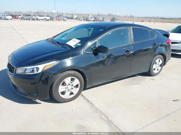 3KPFL4A7XHE125160 2017 KIA FORTE - Image 2