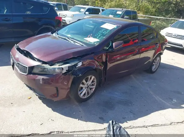 3KPFL4A7XHE130875 2017 KIA FORTE - Image 2