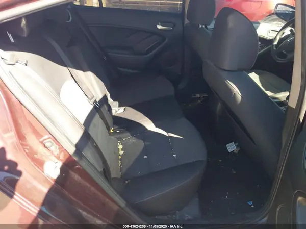 3KPFL4A7XHE130875 2017 KIA FORTE - Image 8