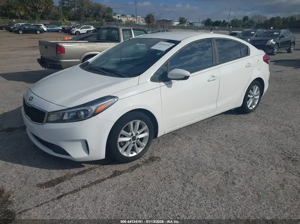 3KPFL4A7XHE131170 2017 KIA FORTE - Image 2