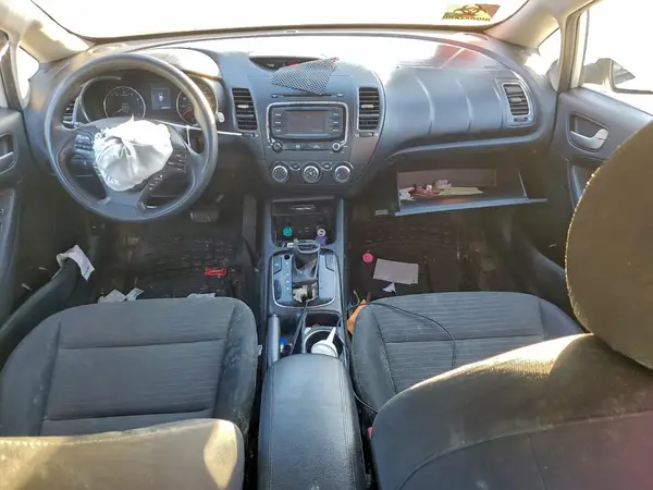 3KPFL4A7XHE131685 2017 KIA FORTE - Image 8
