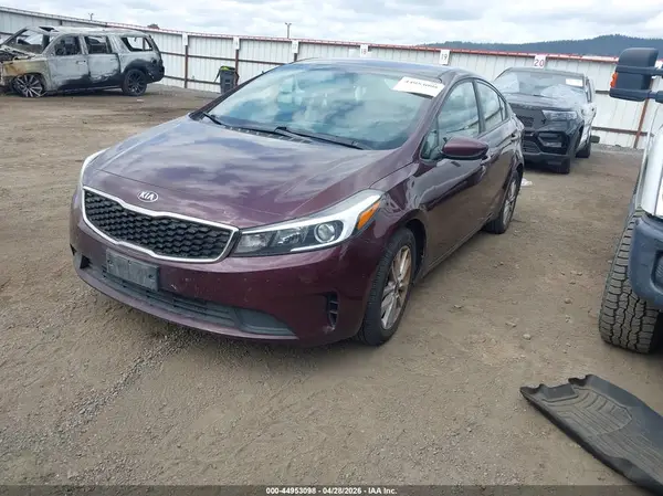 3KPFL4A7XHE131881 2017 KIA FORTE - Image 2