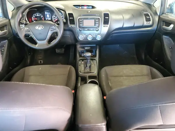 3KPFL4A7XHE131945 2017 KIA FORTE - Image 8