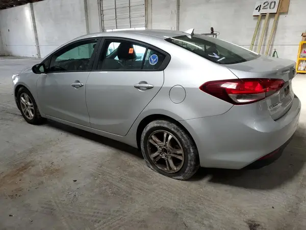 3KPFL4A7XHE132321 2017 KIA FORTE - Image 2